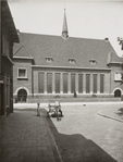 De kerk gezien vanuit de Andoornstraat.
<br/>
http://archief.amsterdam/archief/10003, juni 1939